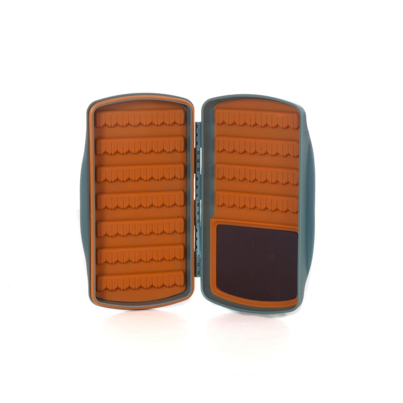 Fishpond Tacky Pescador Fly Box - MagPad Medium - Smoke Grey