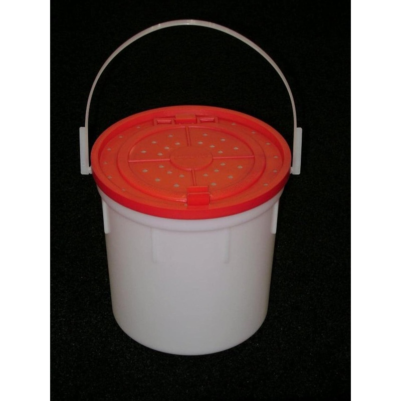 CHALLENGE Bait Bucket 4 Qt w/Lid